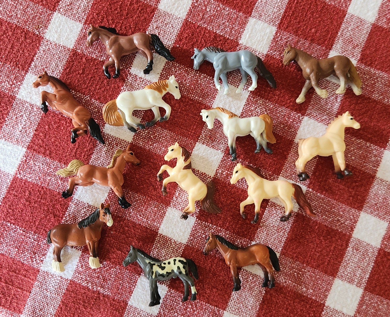 Lot of 13 w/ 1 Safari LTD & 12 Other Non-Branded Horse Figures/Toys