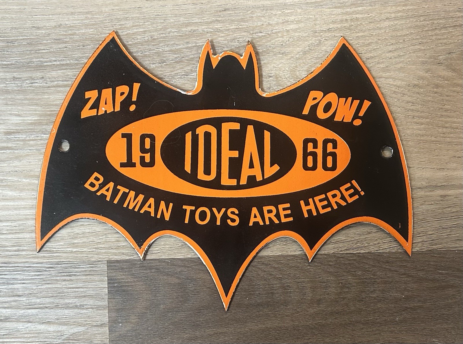 Batman Toys Sign – Batman Porcelain Sign 8 Inch Sign