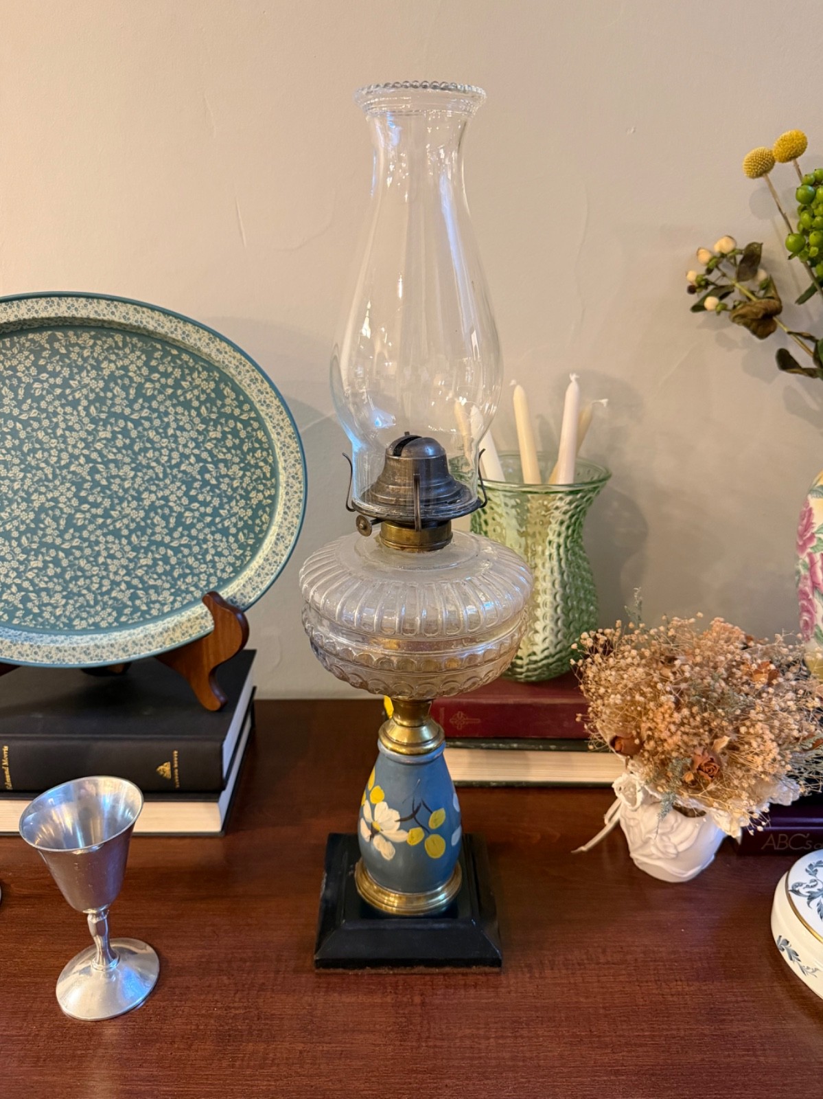Antique Victorian Hand Painted Floral Oil Lamp 21” Glass Font Chimney Complete