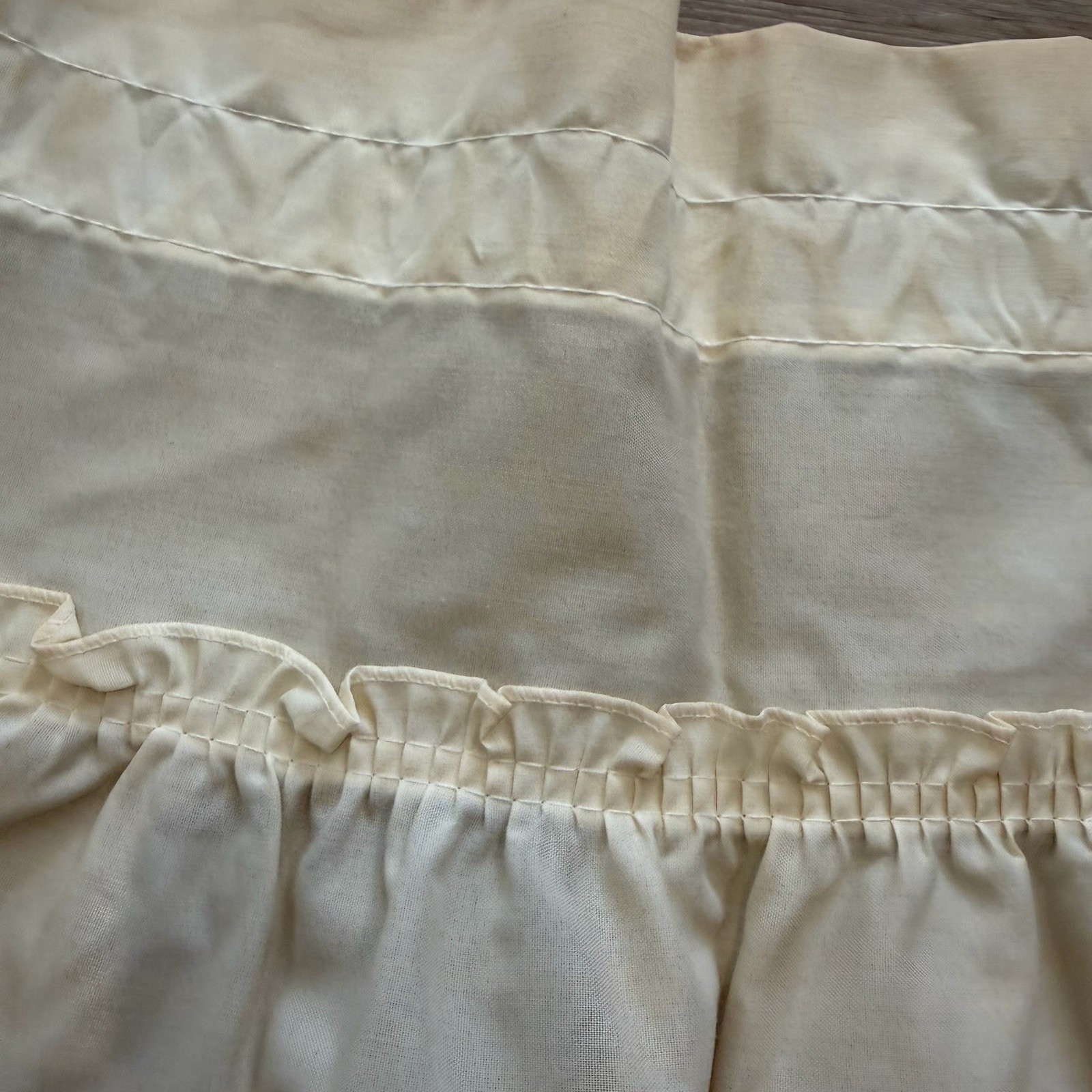 Vtg Ruffle Curtain Valance Ombré Browns Detailed Bottom 52”x12” USA made Cream
