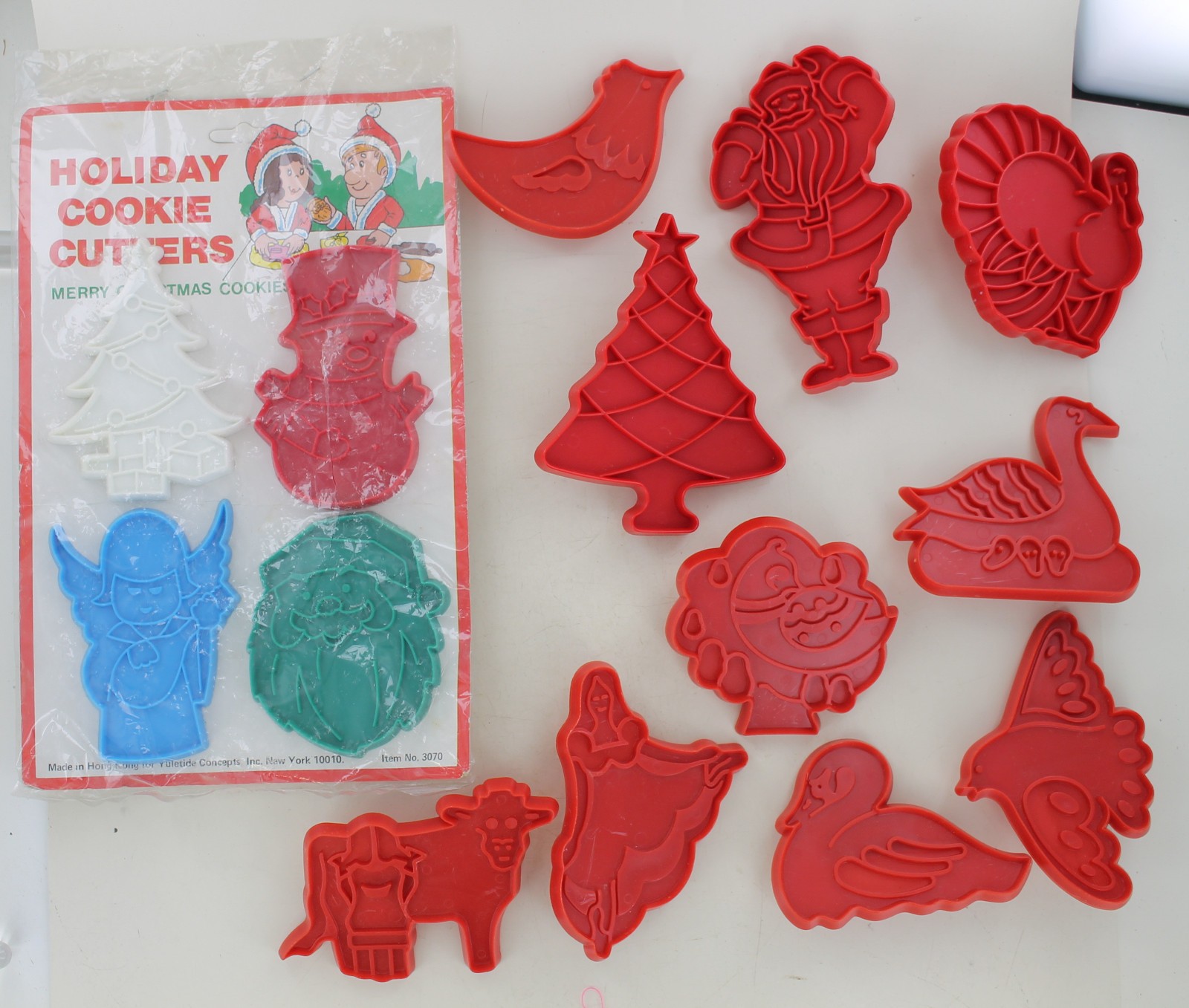 Lot of 14 Vintage Cookie Cutters – Chilton 12 Days of Christmas & Others