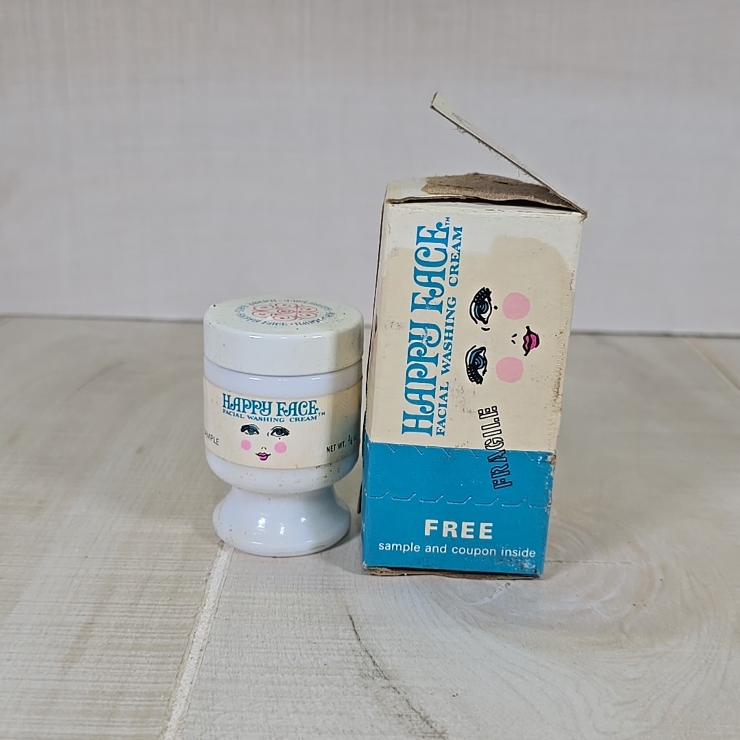 VINTAGE NOS HAPPY FACE FACIAL WASHING CREAM MILKGLASS JAR ¾ OZ Sample