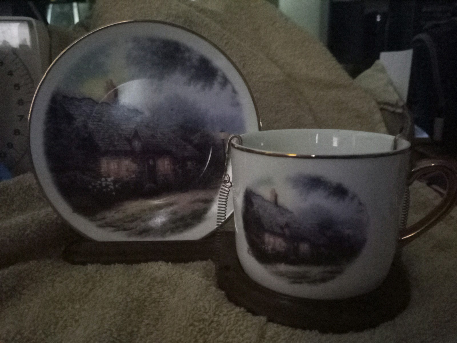 Thomas Kinkade Moonlight Cottage Cup & Saucer Set with Holder Teleflora Gift
