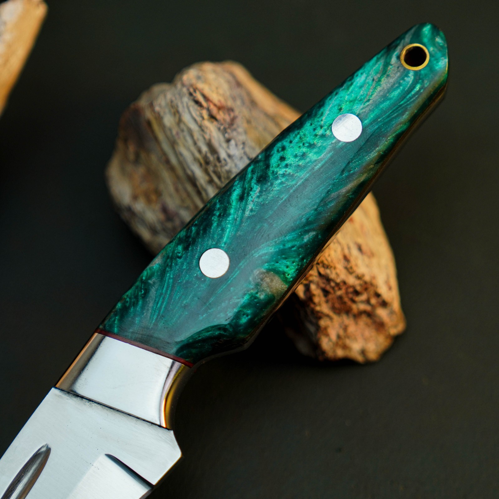 8.8″ D2 Steel Hunting Knife Full Tang Resin Handle Fixed Blade + Sheath