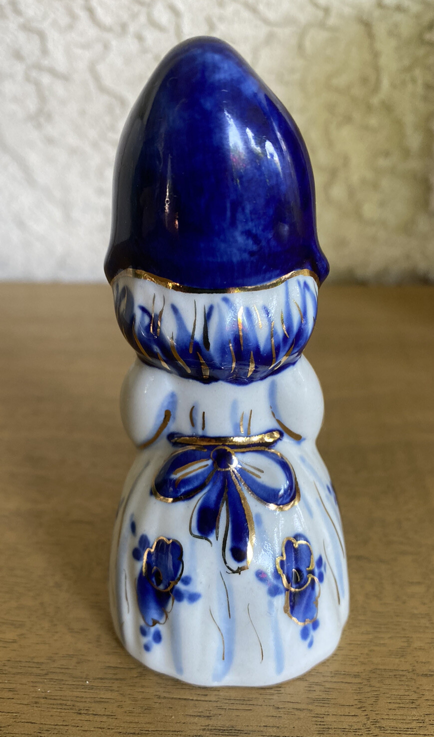 Vtg Little Dutch Girl Figurine Cobalt & Gold 4.25in Tall Unbranded Flow Blue?