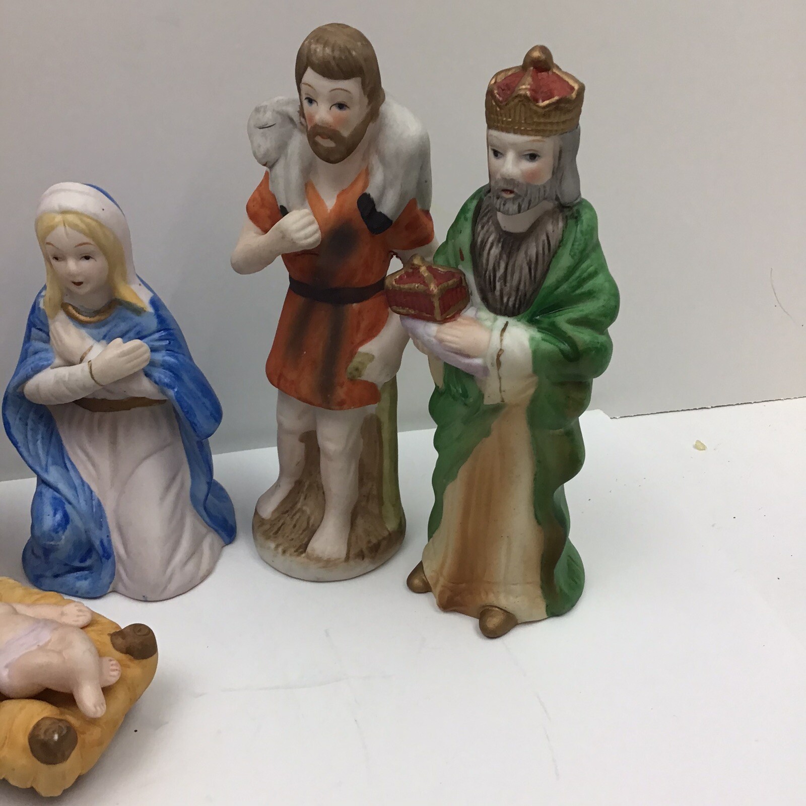 8 Piece Christmas Nativity Set 6.5” Ceramic