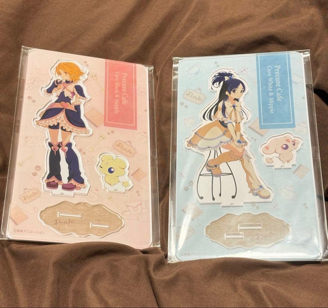 Sailor Moon? No—the item is Precure (Pretty Cure) acrylic stand set of