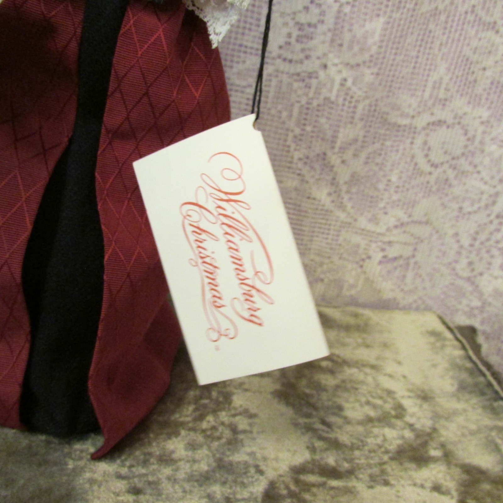 Byers Choice Williamsburg Lady with Basket 1999