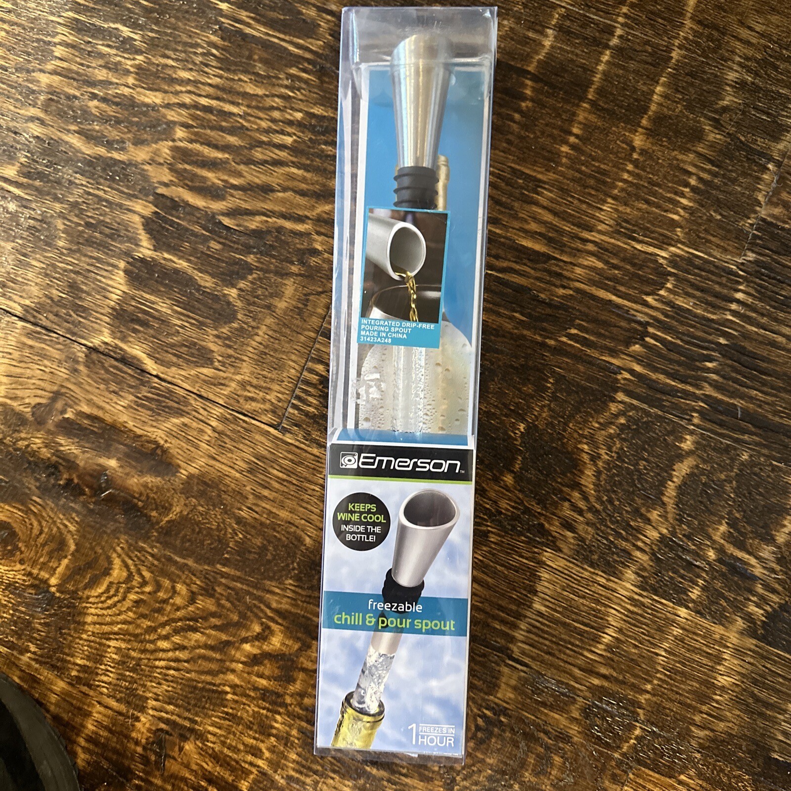 Wine Spout, Freezable Chill and Pour Stopper, Emerson, NEW FAST SHIPPING