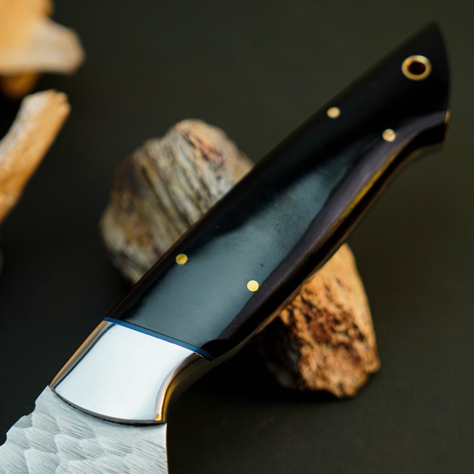 9.8″ D2 Skinning Hunting Knife Handmade Full Tang Resin Handle Leather Sheath