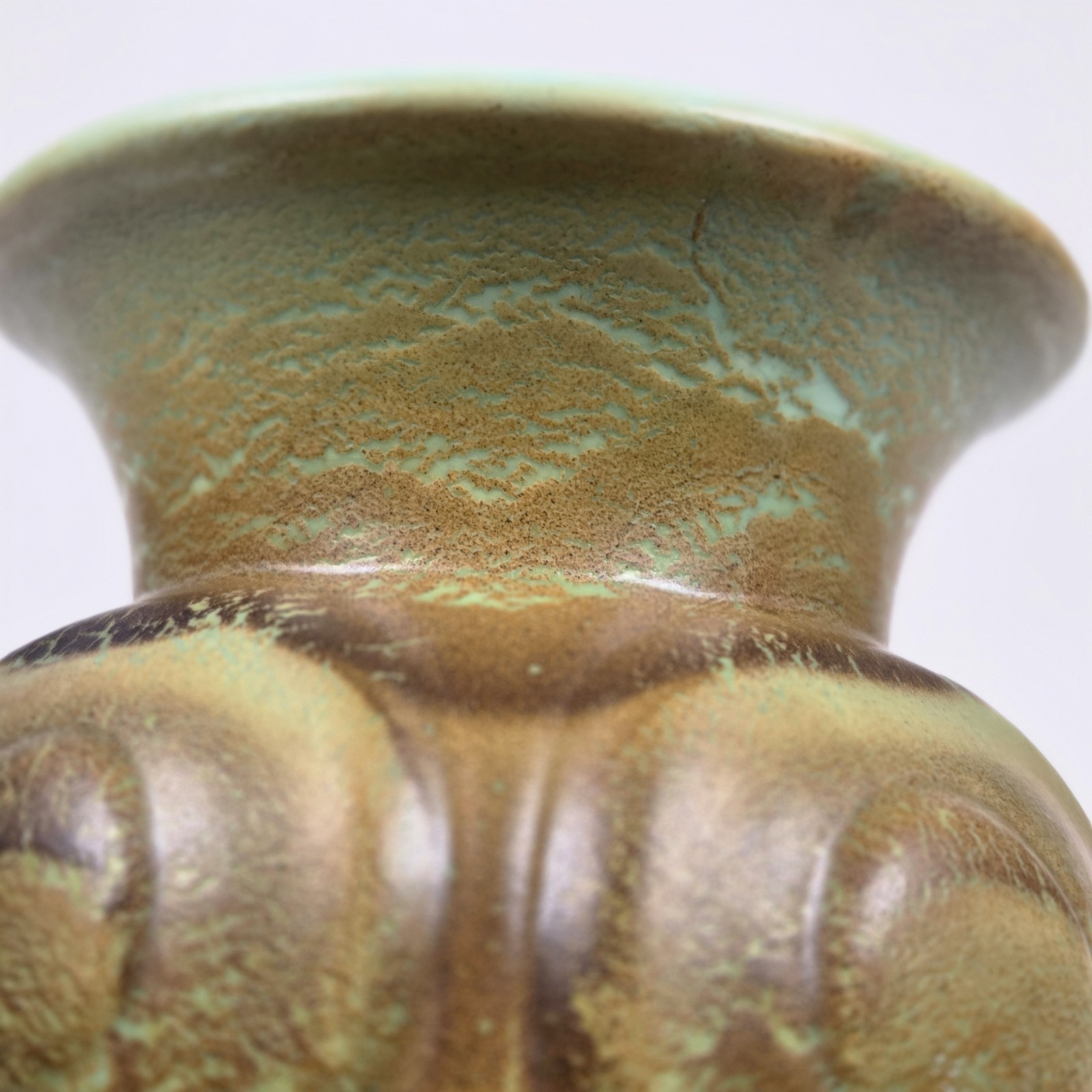 1941 RumRill pottery Marilyn Torso Vase H23 Forest Green sponge ombré stipple
