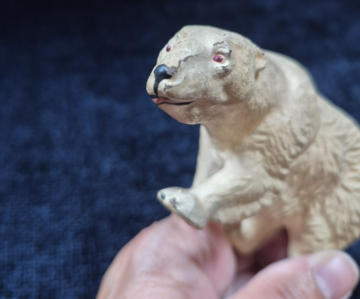 Pair Polar Bear Lead Metal Cold Painted Figurines Crescent? 4.5 in W x2 in H Vtg