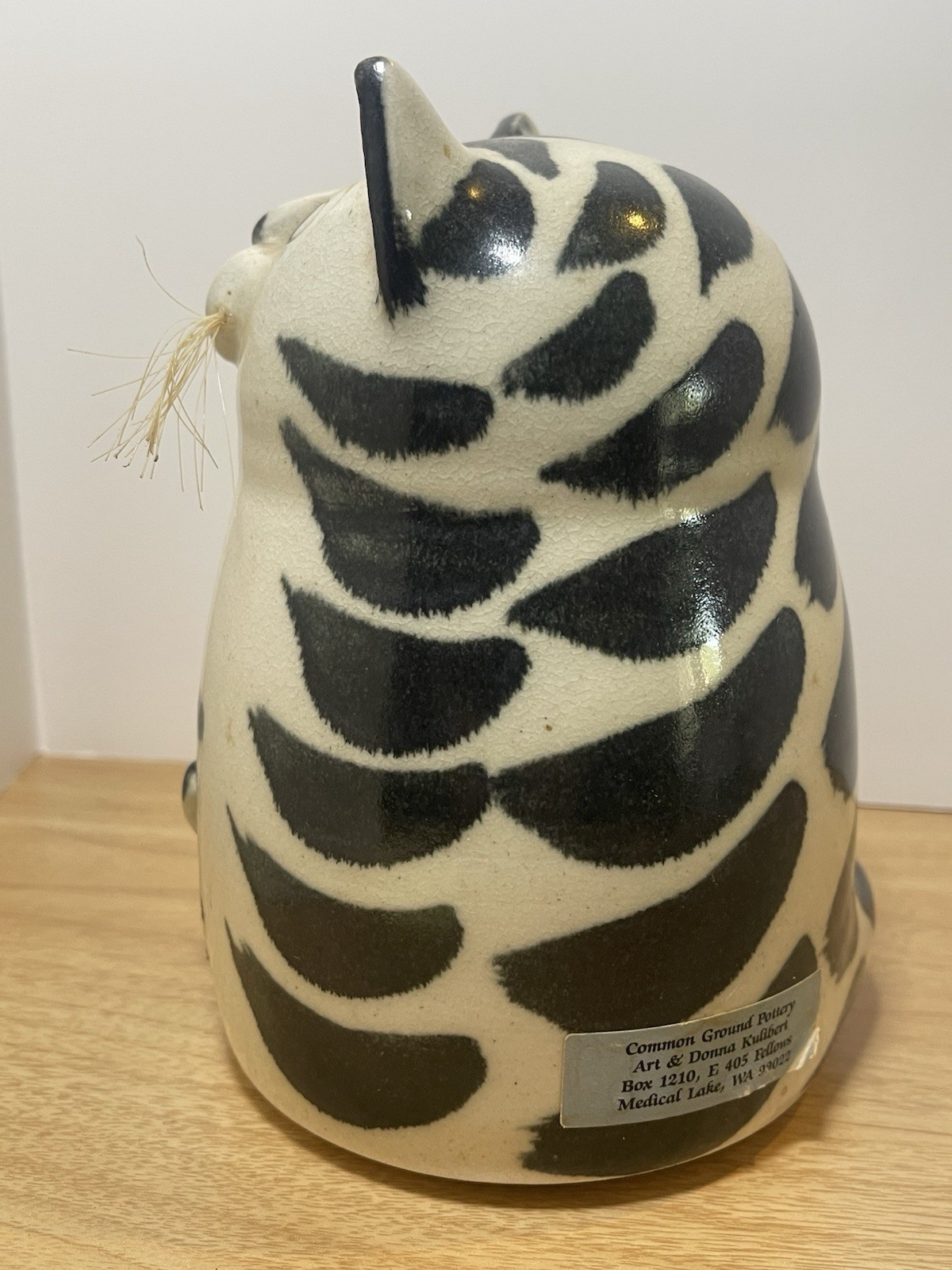 Donna Kulibert Common Ground Pottery Cat Coin Bank Hand Painted Signed 1985