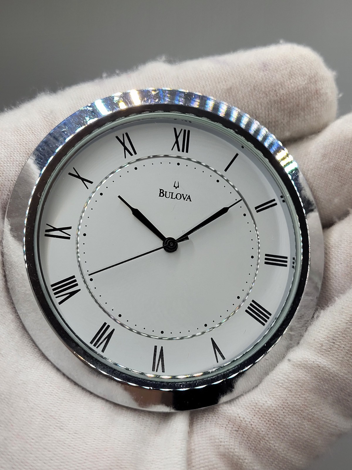 [WORKS] 55″ Bulova Quartz Stainless & Glass Minimalist Retro