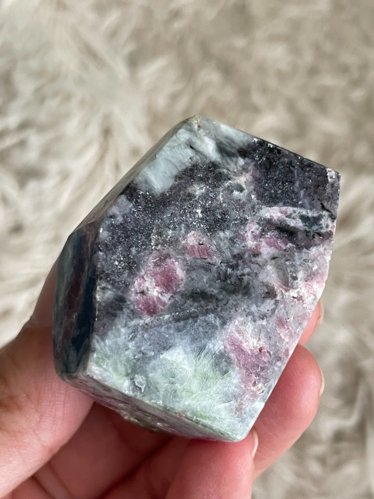 Unicorn Stone Geometric Freeform – Calming Energy & Emotional Support (UT)