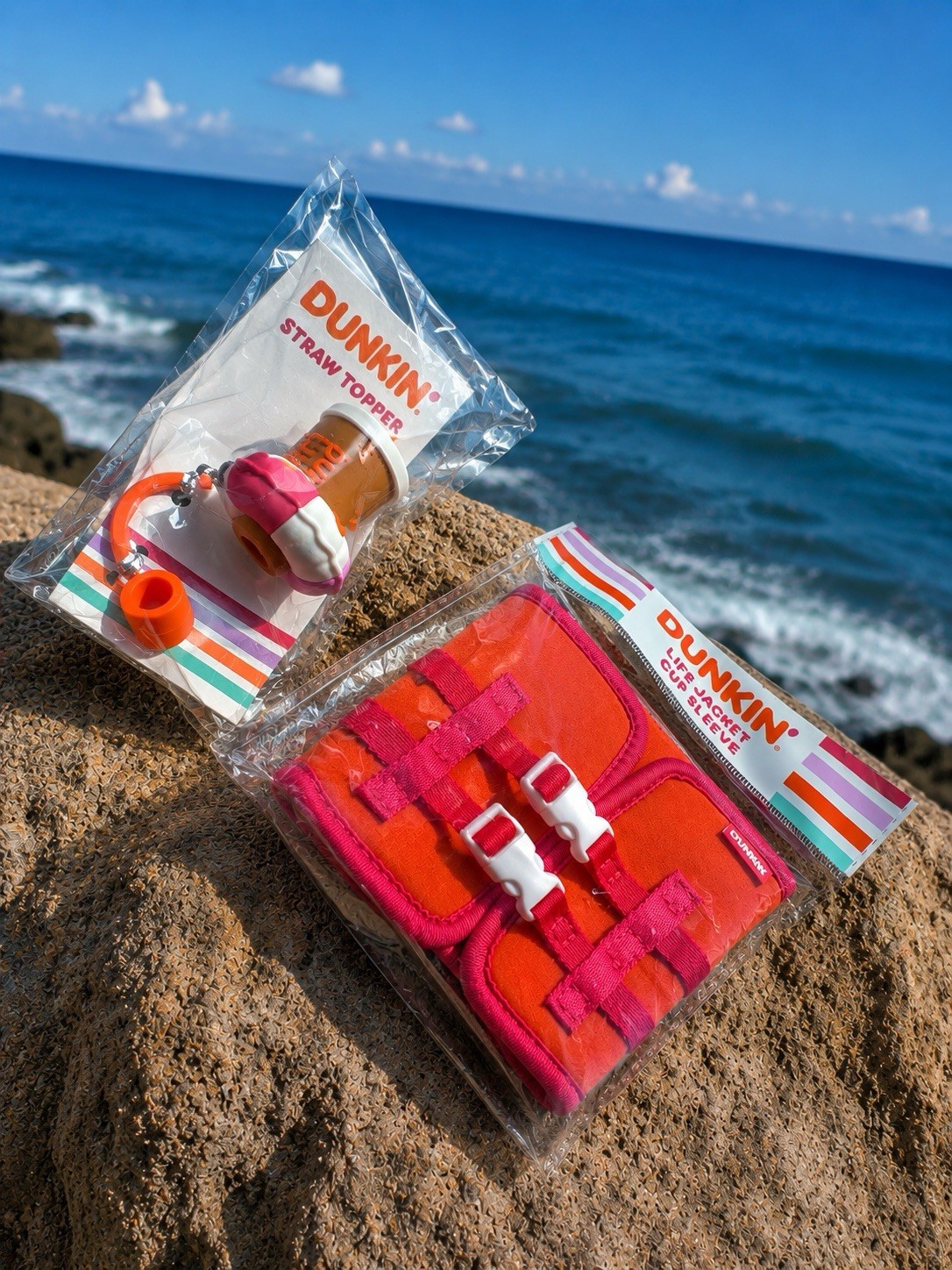 Dunkin’ Life Jacket koozie And Straw Topper NEW! Summer 2026 Rare Finds!!