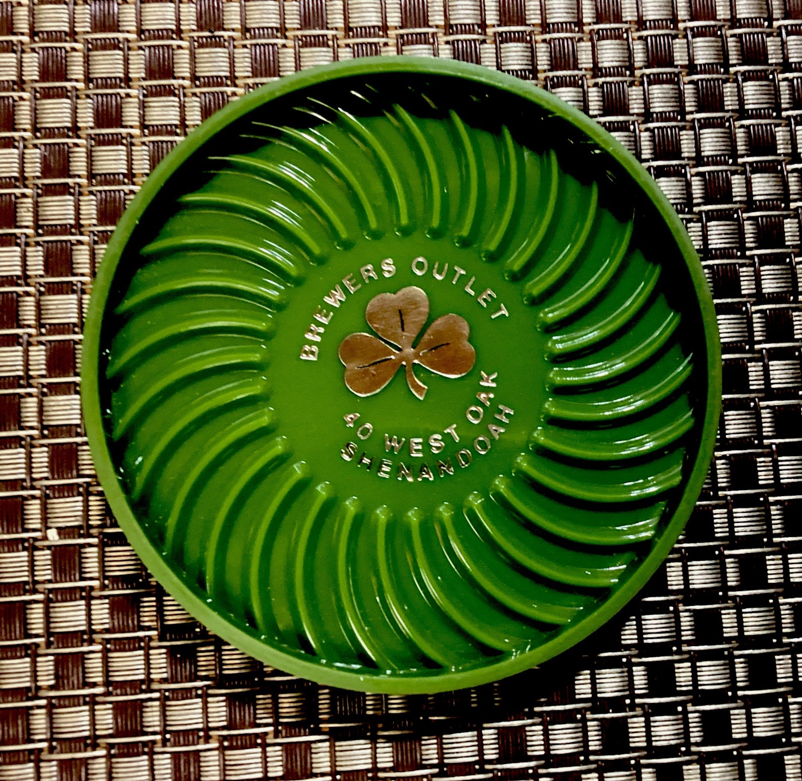 VINTAGE NOS “RARE”BREWERS OUTLET WEST OAK ST SHENANDOAH PA. ADVERTISING COASTER