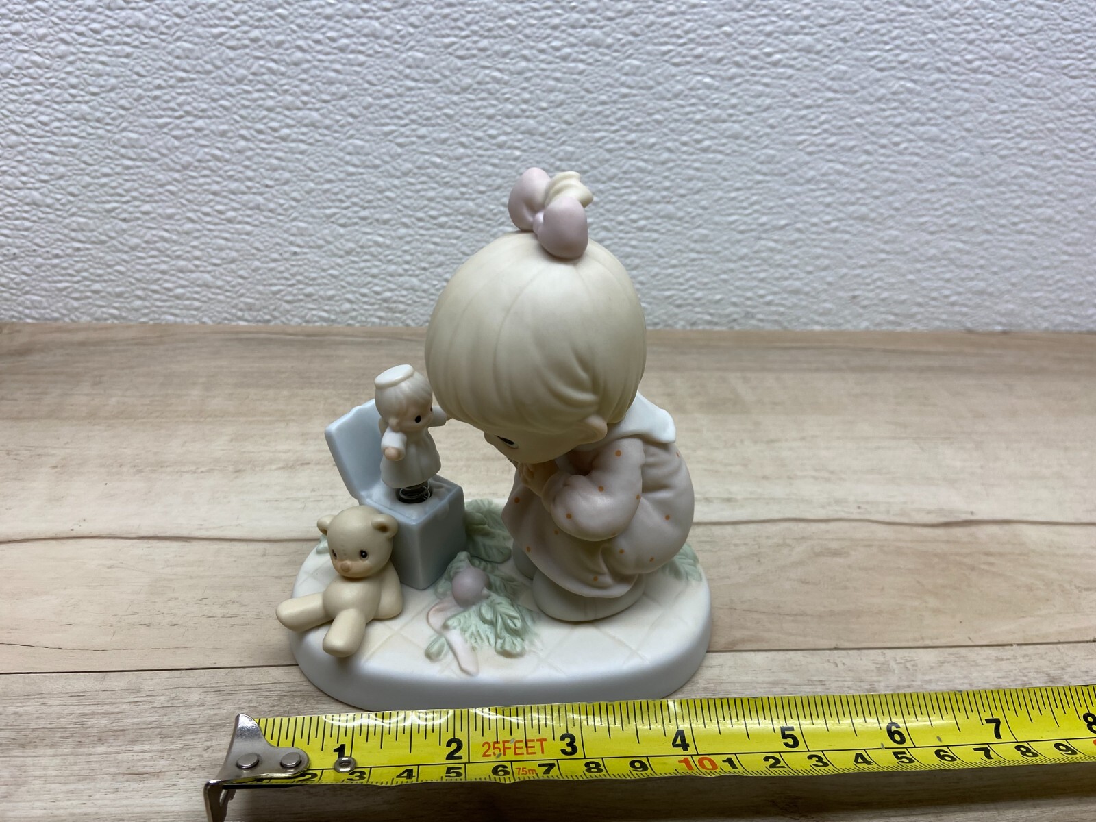 Vtg 1994 Enesco Precious Moments Just Poppin` In To say Halo Porcelain Figurine