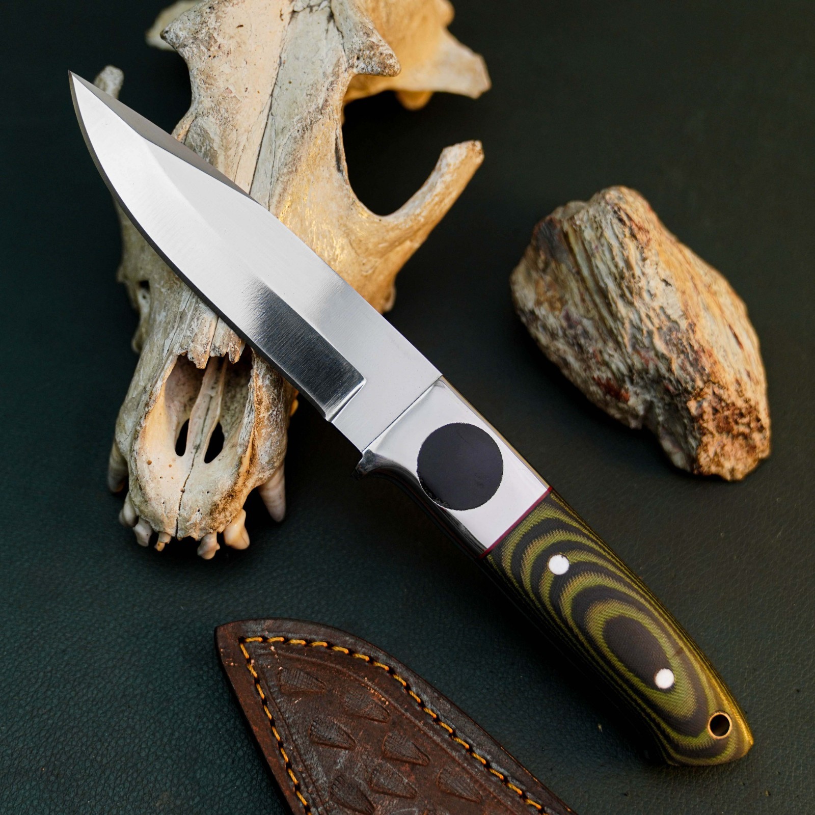 8.6″ D2 Skinning Hunting Knife Handmade Full Tang Micarta Handle Leather Sheath