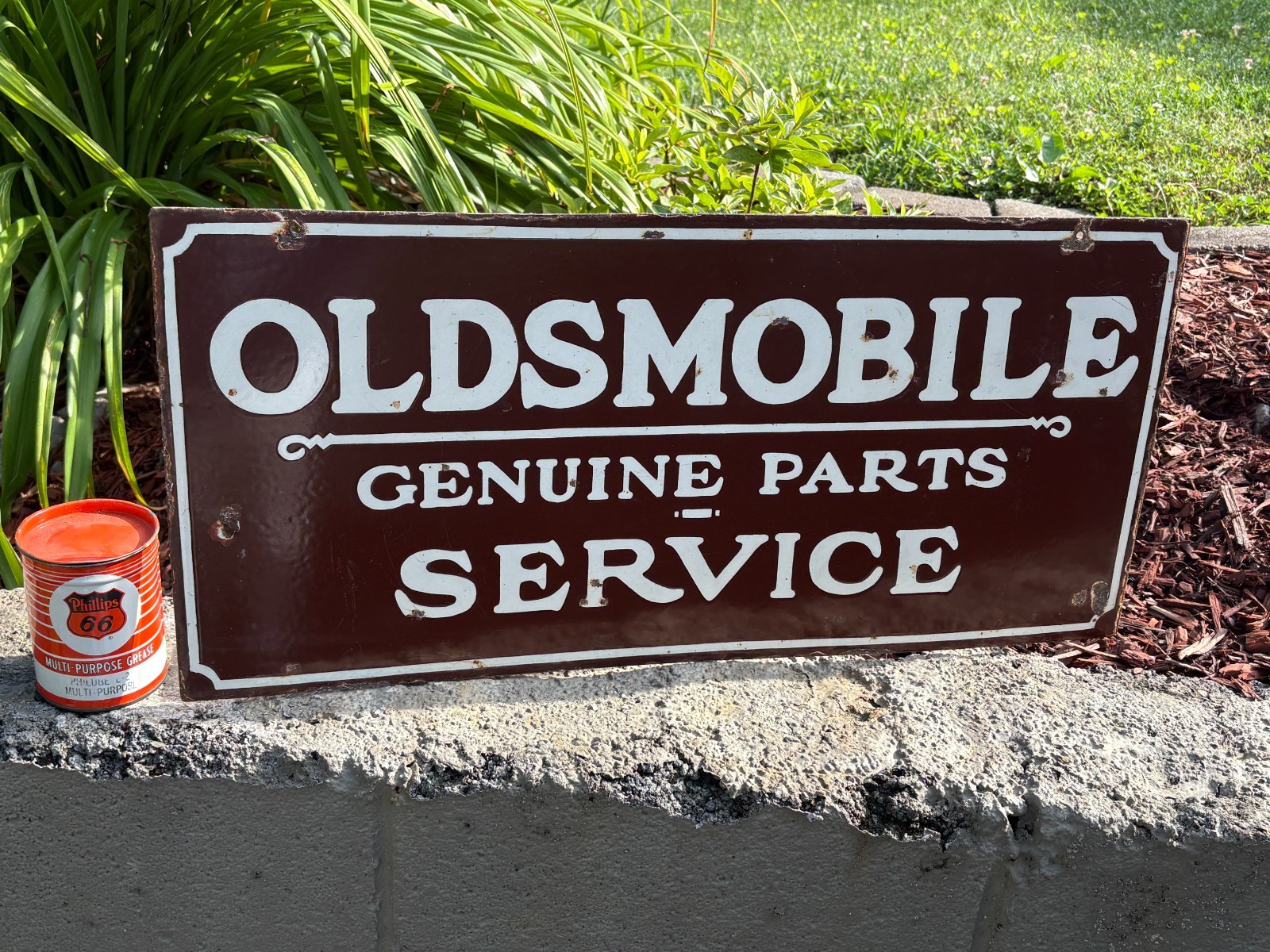 VINTAGE „OLDSMOBILE GENUINE PARTS & SVC“ DOUBLE SIDED PORCELAIN DEALER SIGN