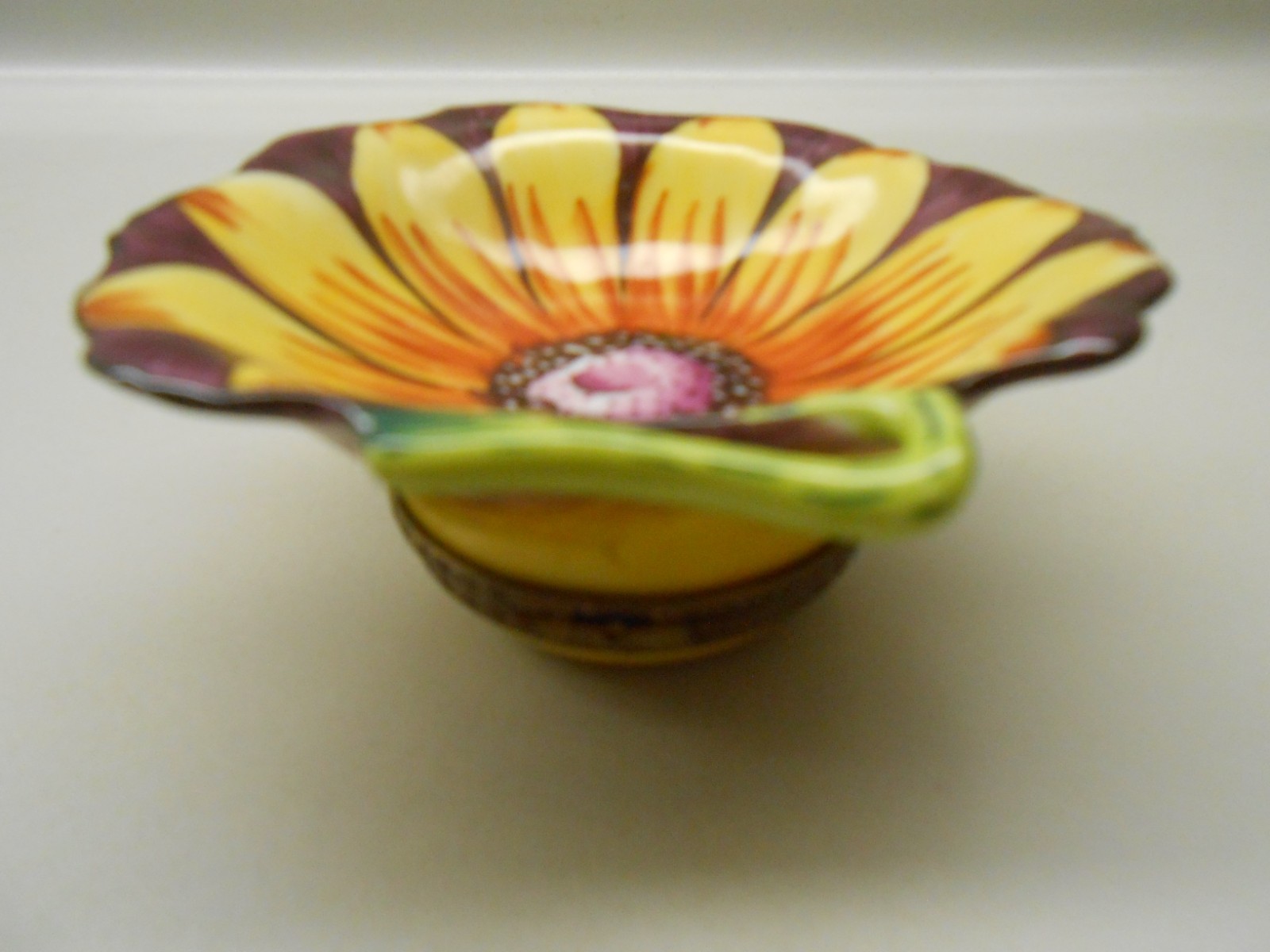RARE Vintage Limoges Box France – Large Yellow Daisy Flower – Parry Vieille – PV