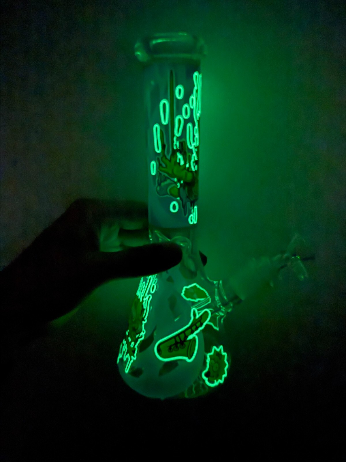 9.5” Glass Water Pipe Glow in Dark Bart Simpson Free Falling 14mm