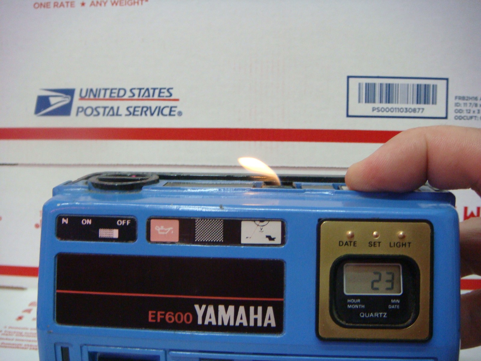 Yamaha EF600 Mini Generator Replica Desktop Lighter Clock Vintage RARE