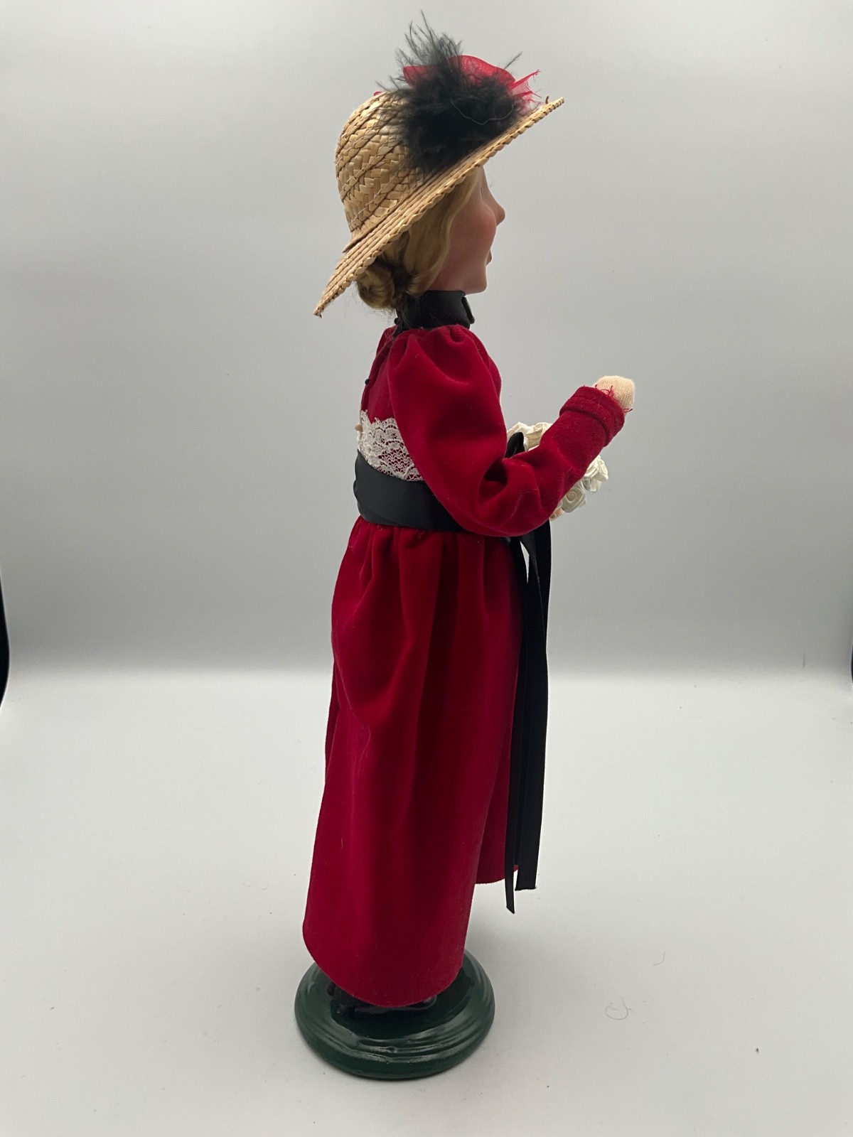 Byers Choice 2006 Valentine Lady in Red Velvet Dress & Black Bow w/ White Roses