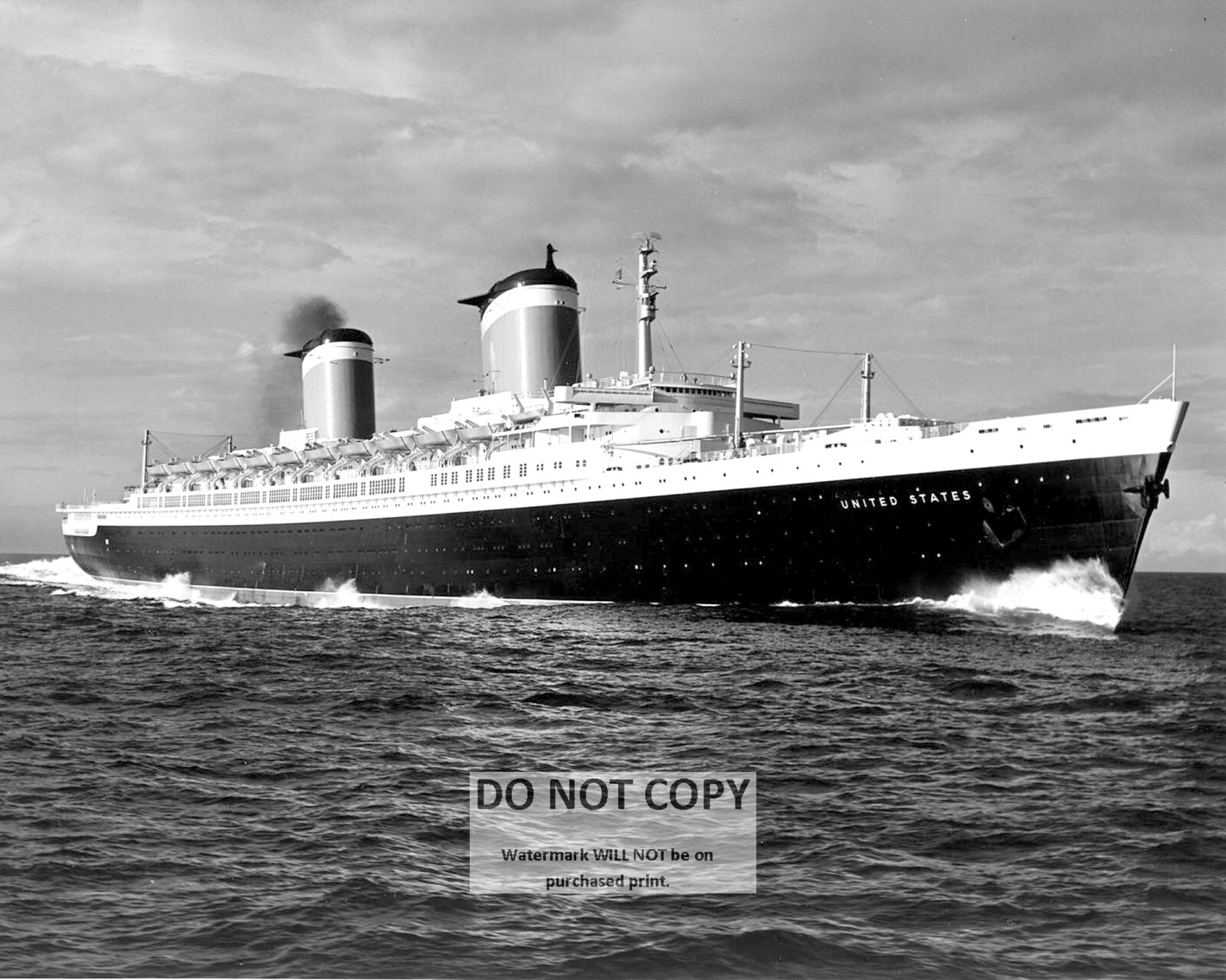 SS UNITED STATES LUXURY PASSENGER LINER – 8X10 PHOTO (FB-808)