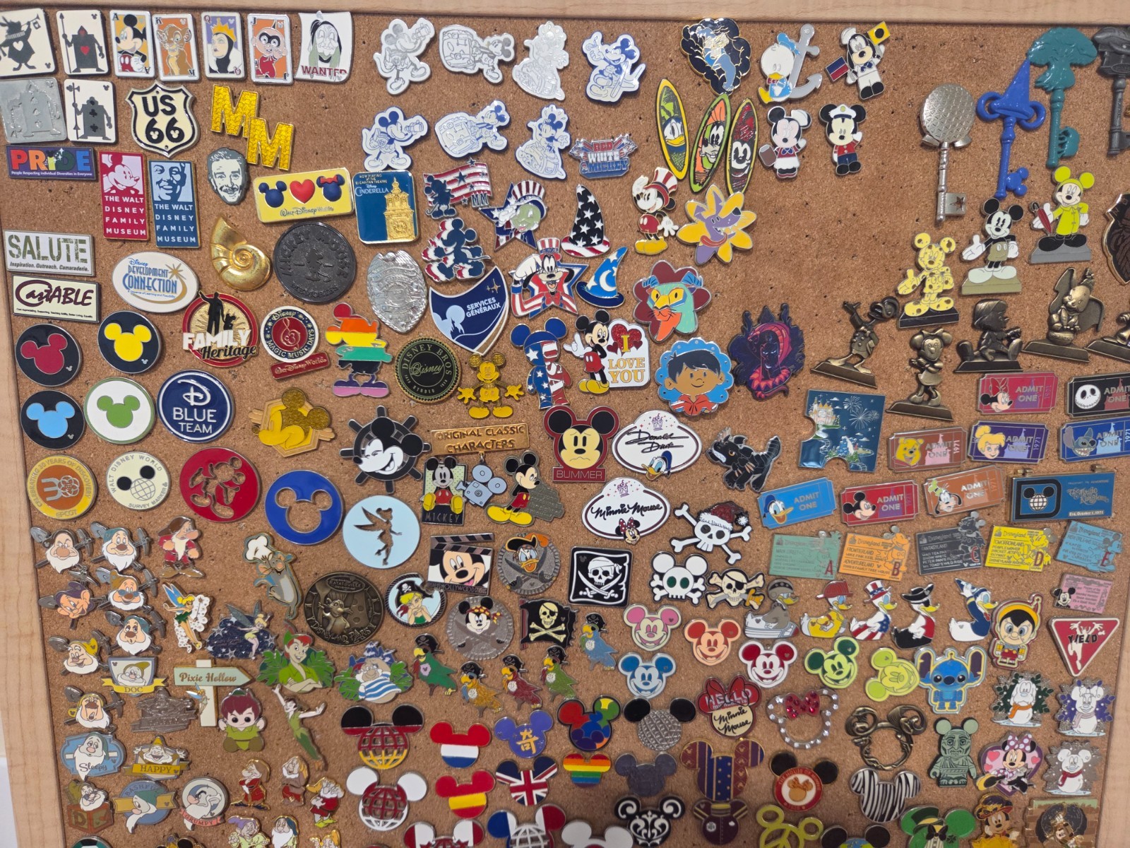 DISNEY PIN TRADING LOT 100, ALL DIFFERENT & TRADABLE – Priority Ship 1-3 Day
