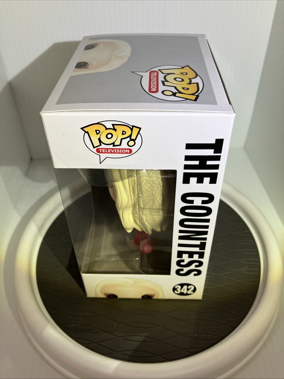 VAULTED NIB Funko POP TV-American Horror Story AHS-The Countess #342 w/Protector