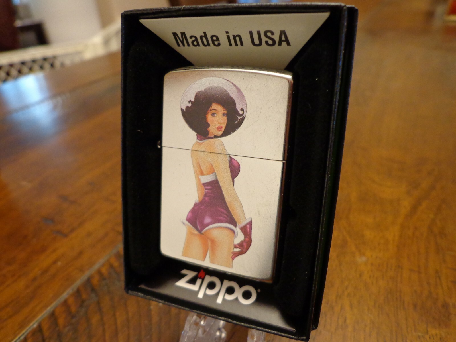 PINUP GIRL SPACE ASTRONAUT ZIPPO LIGHTER MINT IN BOX