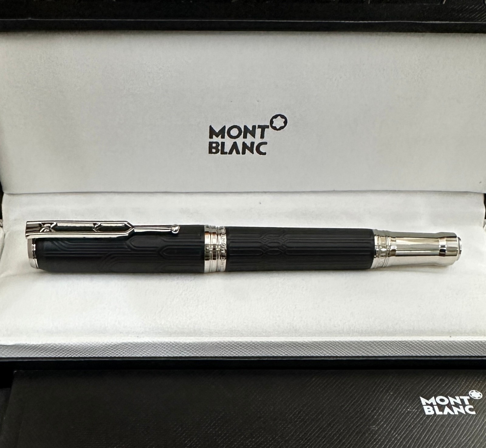 Montblanc Writer Edition Victor Hugo Rollerball Pen Limited Edition Black/Silver