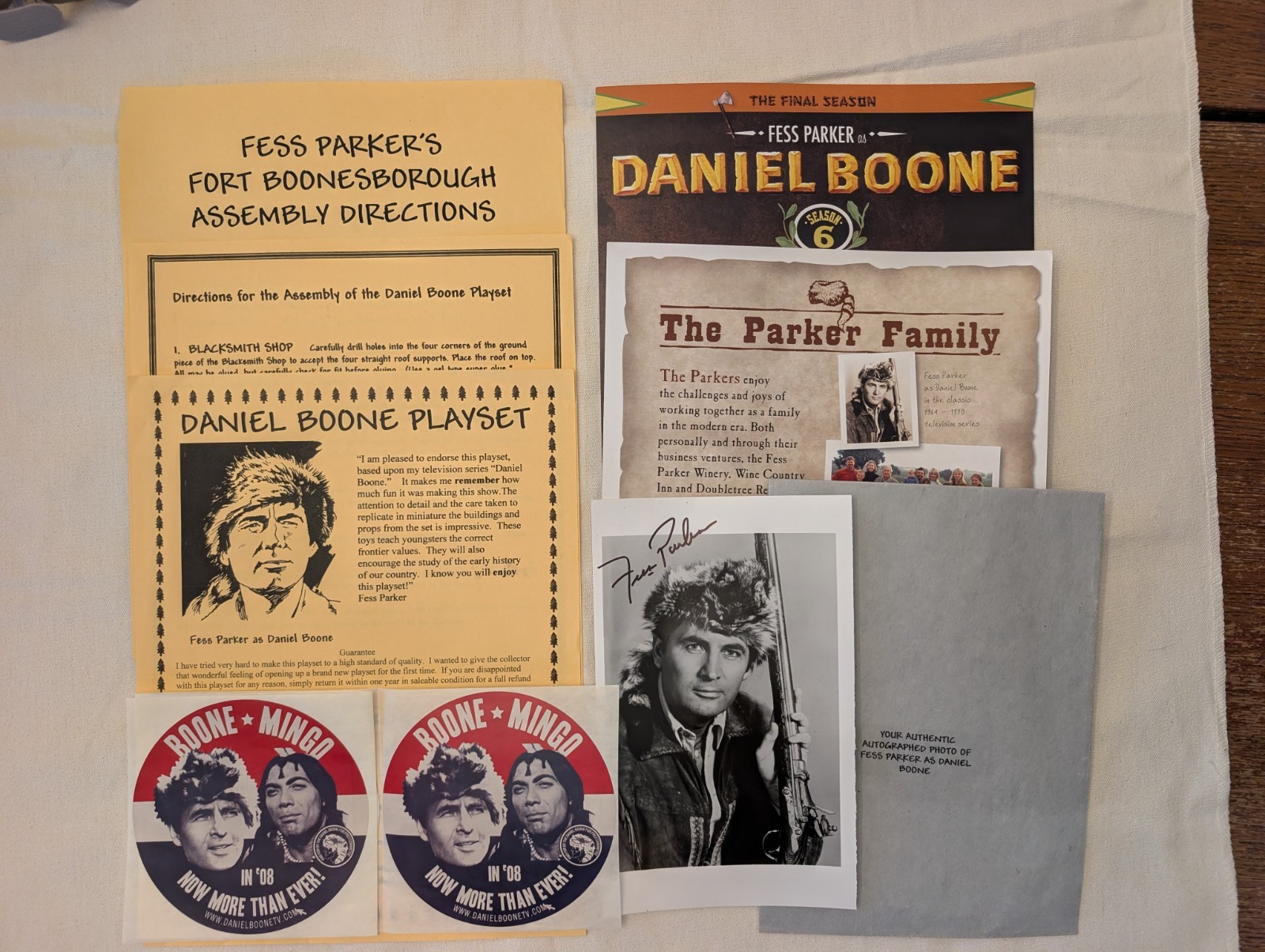 Barzso Fess Parker Daniel Boone Playset Original Paperwork And Signed Photograh