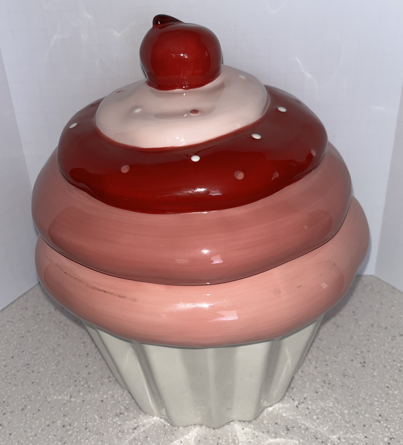 Kohls Ceramic Cupcake Cookie Jar Happy Valentines Day Pink Treat Container