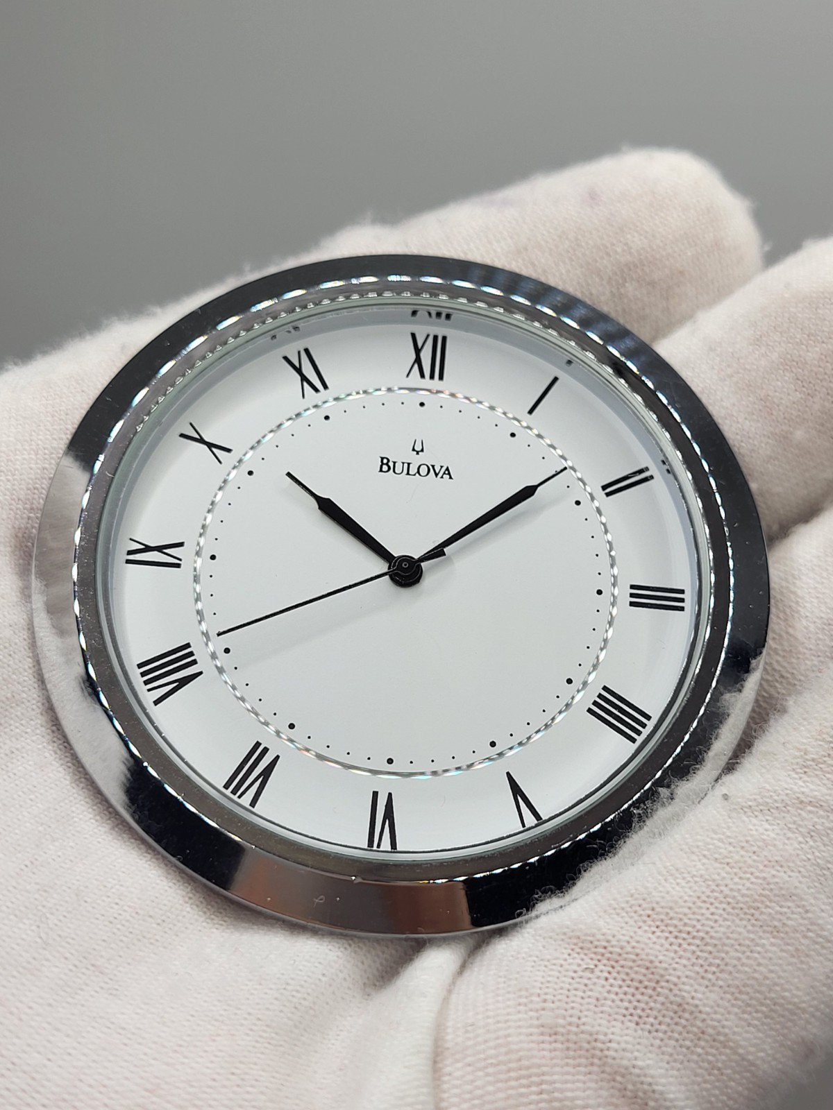 [WORKS] 55″ Bulova Quartz Stainless & Glass Minimalist Retro