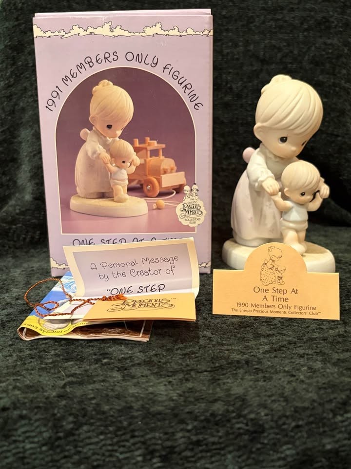 LIMITED Precious Moments figurine „One Step At A Time“ #PM-911