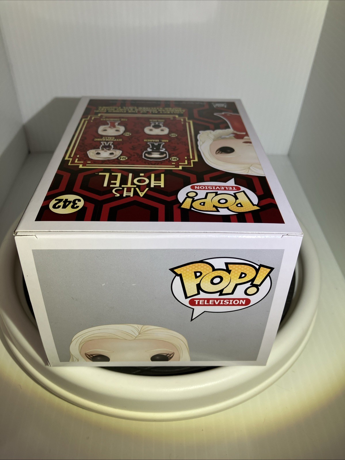 VAULTED NIB Funko POP TV-American Horror Story AHS-The Countess #342 w/Protector