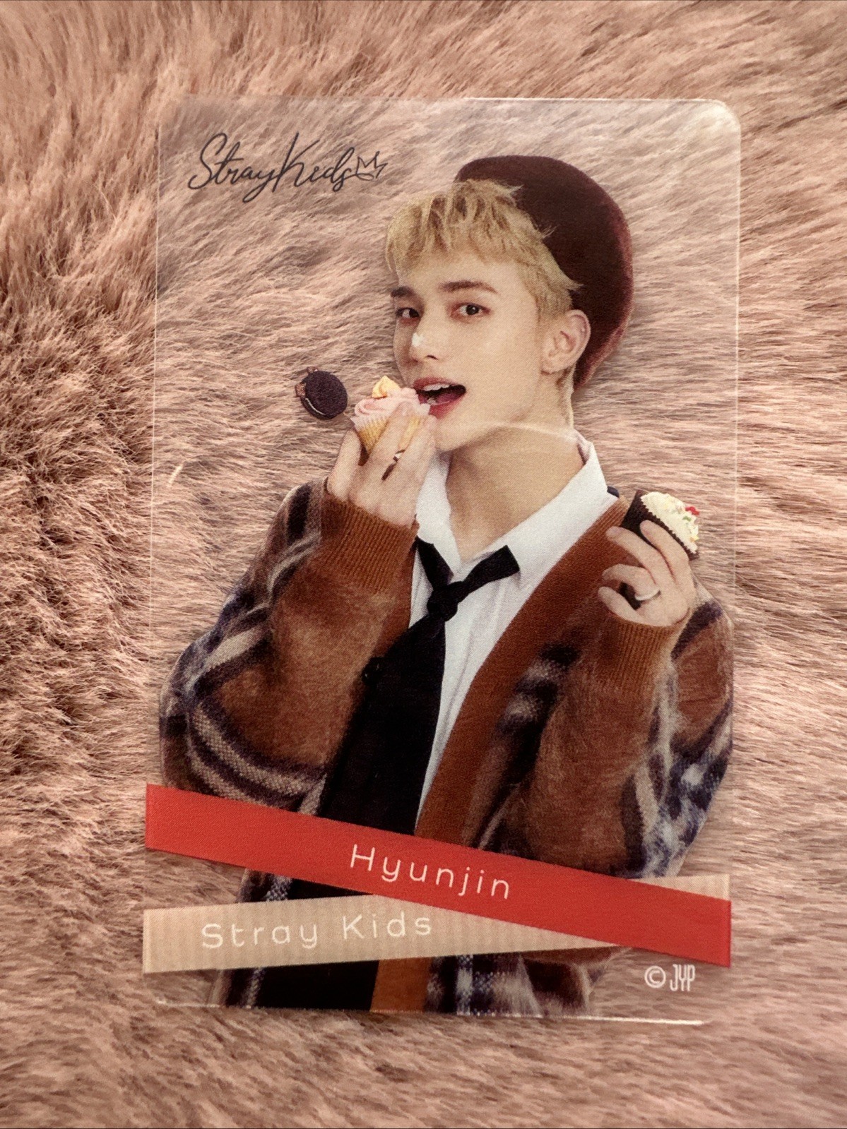 Stray Kids Hyunjin’ Official Photocard + FREEBIES