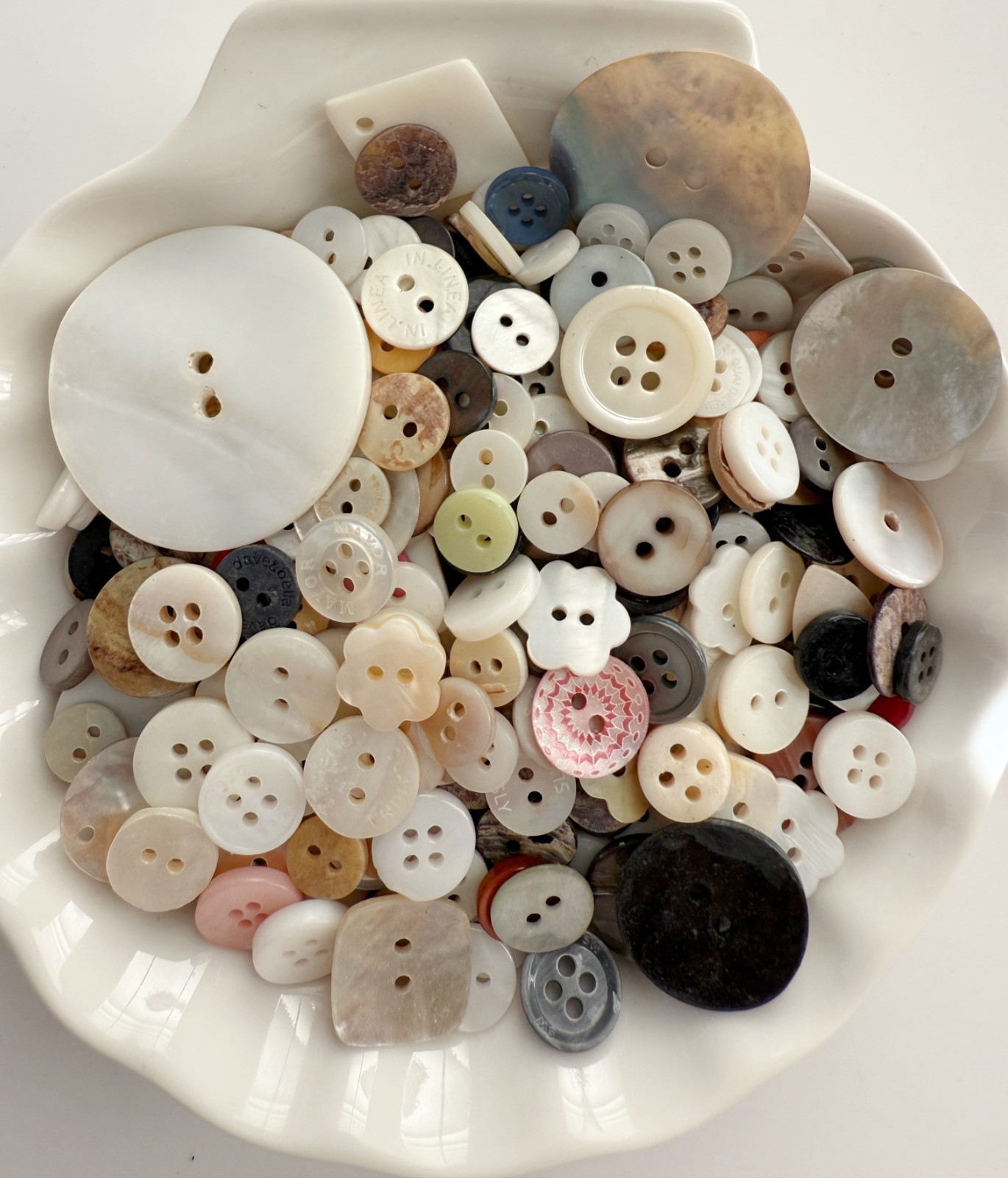 Mother of Pearl Shell Buttons: 10-35mm (1/2 lb appx 300+ buttons)