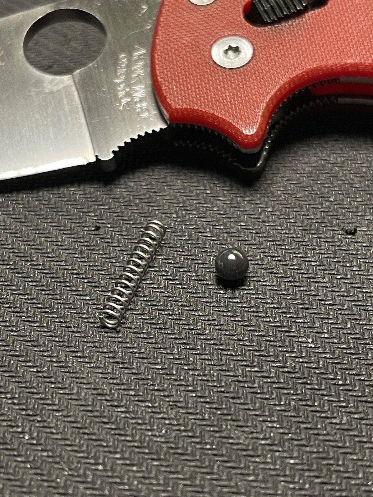 Spyderco Manix Spring Kit – Ceramic Ball – Light Spring