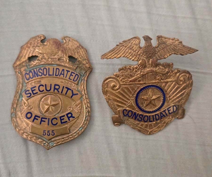 2 OBSOLETE HAT BADGE 1940s CONSOLIDATED AIRCRAFT SECURITY