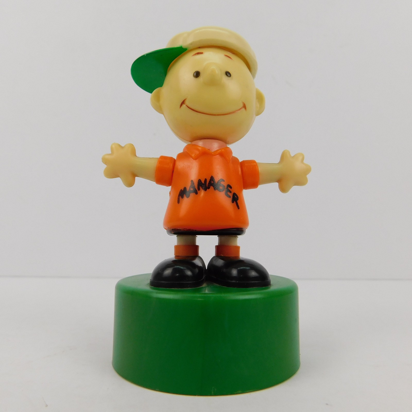 Vtg. CHARLIE BROWN Push Button Puppet by Ideal, 4.25″ Peanuts Made in Hong Kong