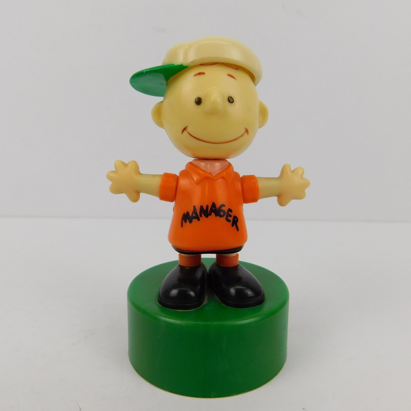 Vtg. CHARLIE BROWN Push Button Puppet by Ideal, 4.25″ Peanuts Made in Hong Kong