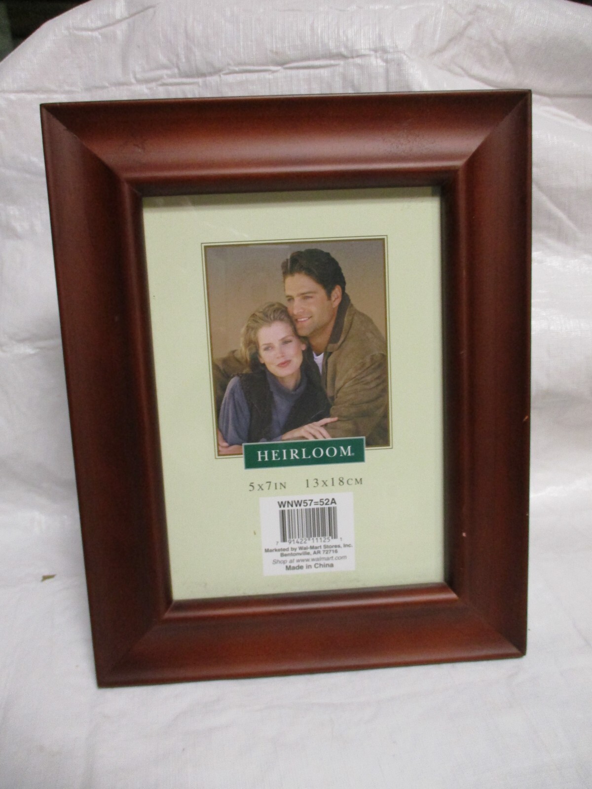Heirloom Wood Photo Frame 9.5×7.5 – Photo Size 5×7