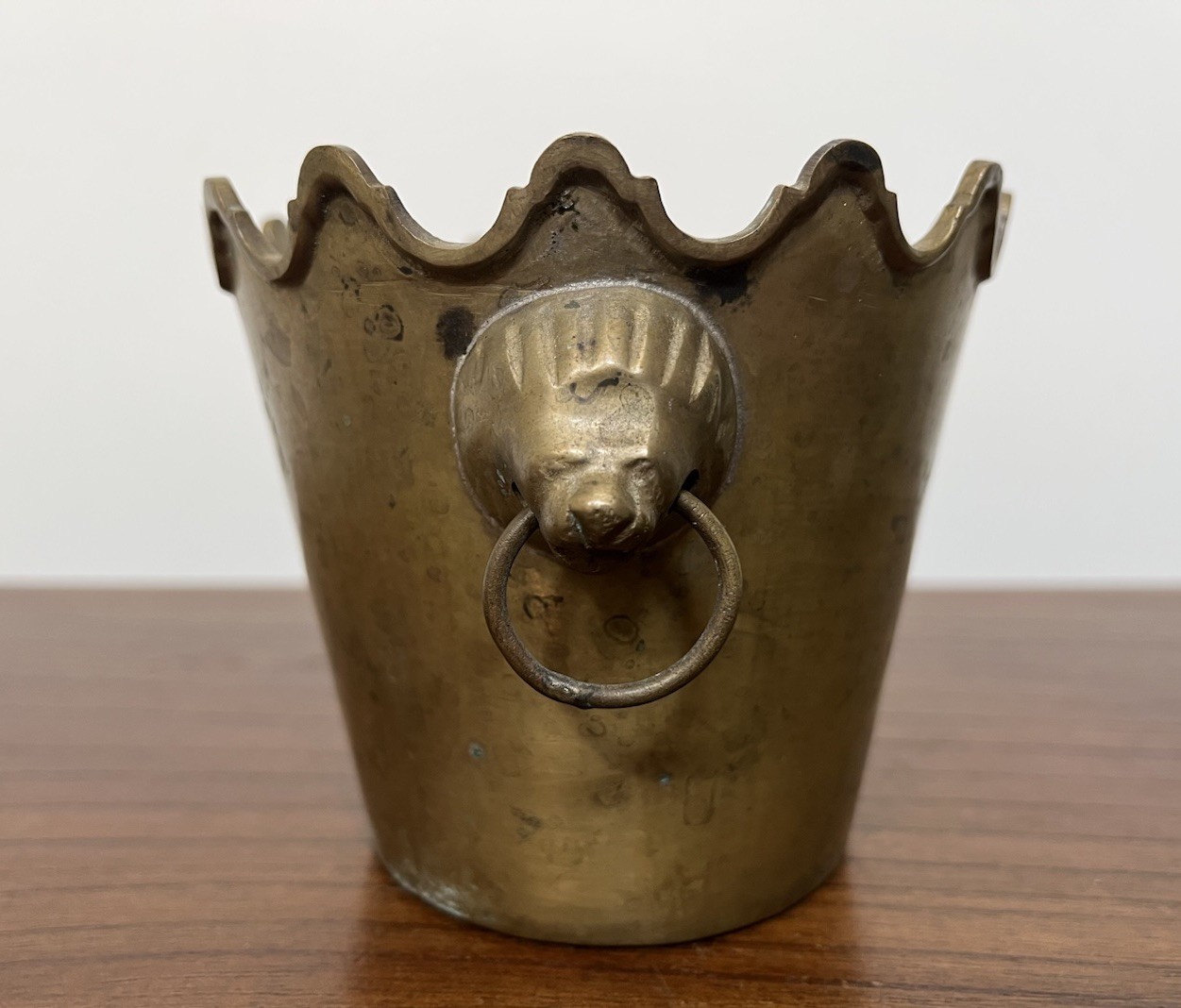 Vintage 1950s Solid Brass Scalloped Cache Pot w Lionhead Handles VTG