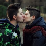 Lesbischer Kuss